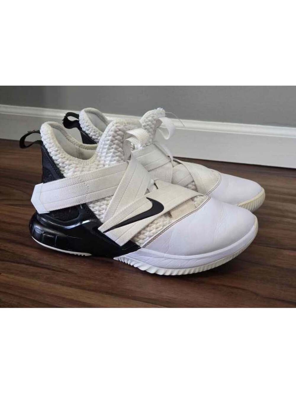 Nike Lebron Soldier XII Basketball Sneakers White/Black Men Size 6.5